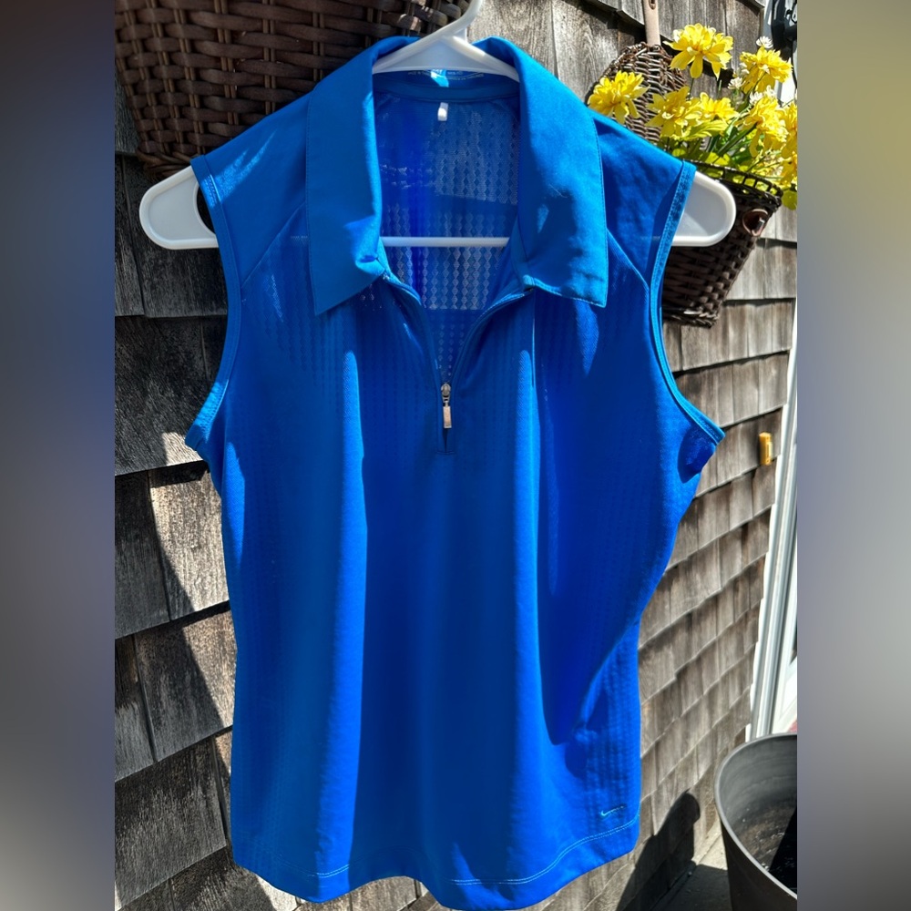 Nike Golf Womens 1/4 zip top, excellent size M